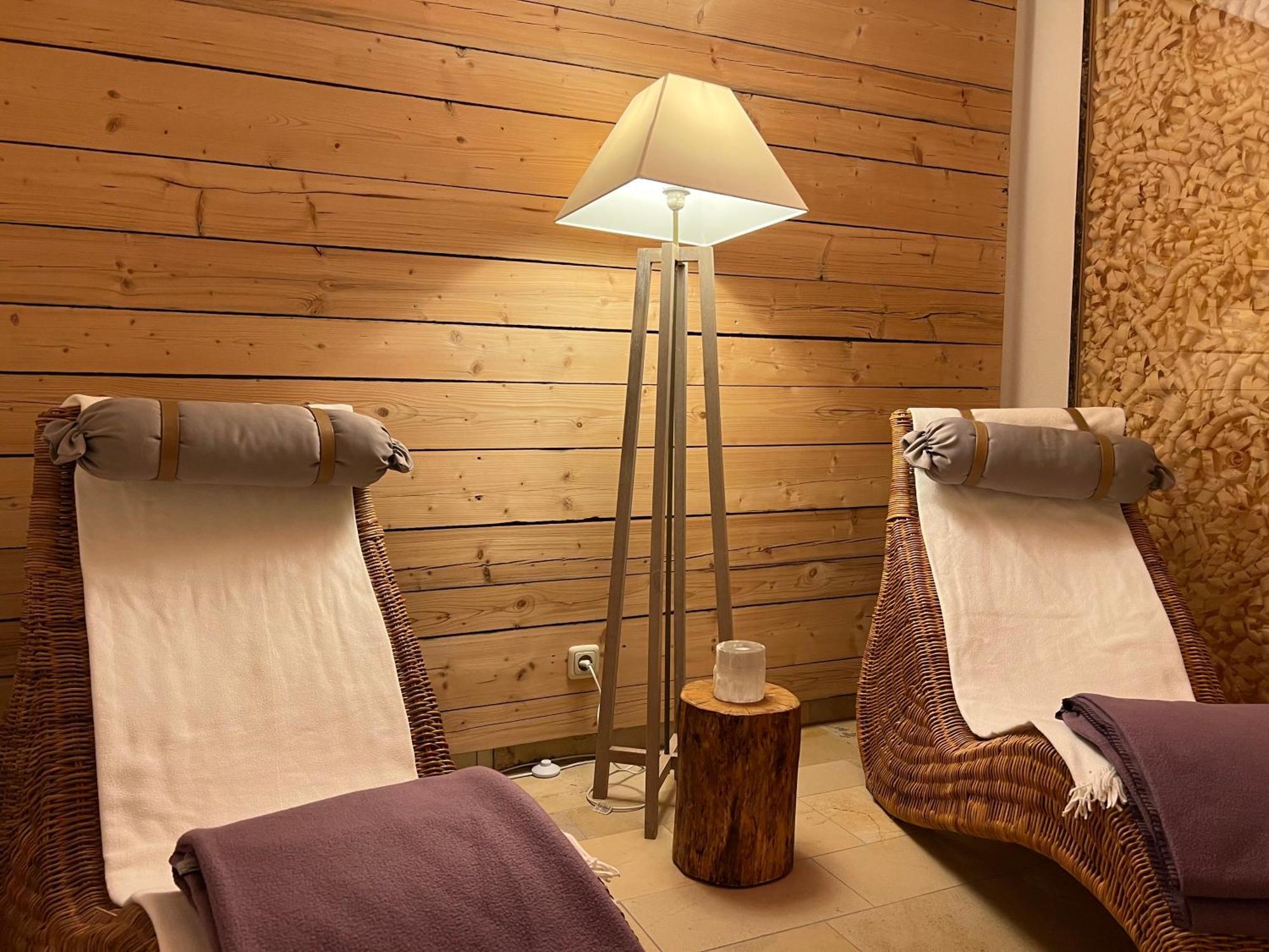 Aparthotel Parsberg Lferstl エクステリア 写真